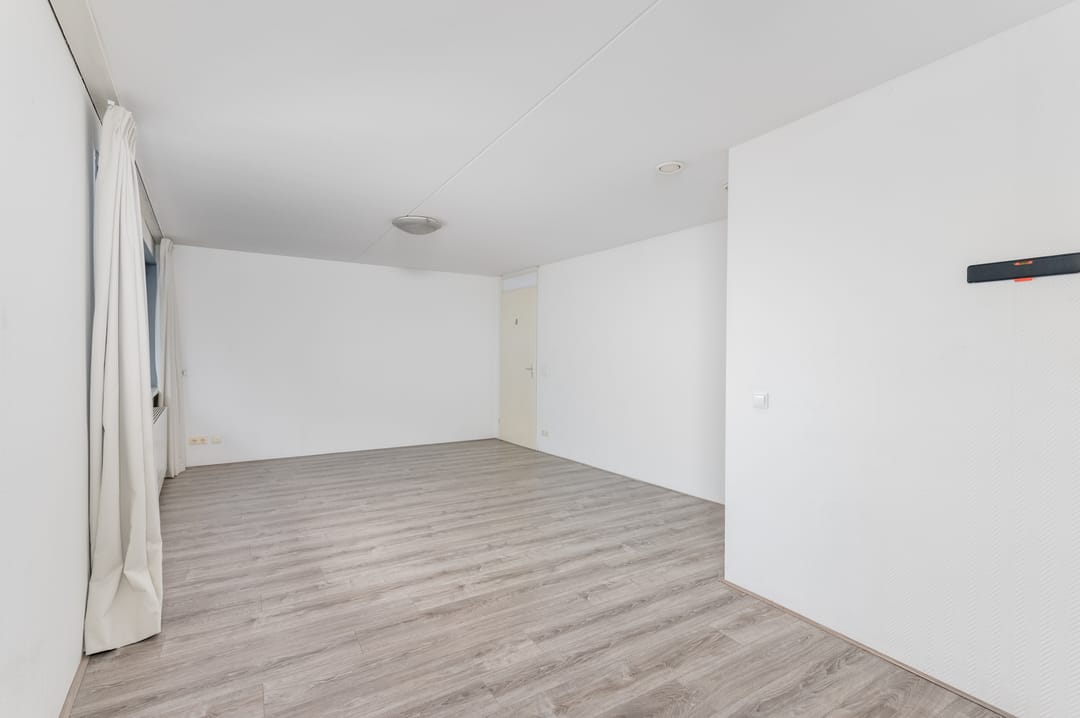 Spacious Duplex Apartment with Stunning Weerwater Views in Almere Centre — 38