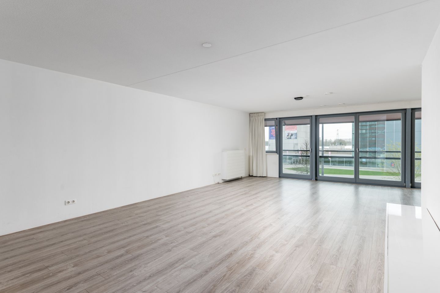 Spacious Duplex Apartment with Stunning Weerwater Views in Almere Centre — 25