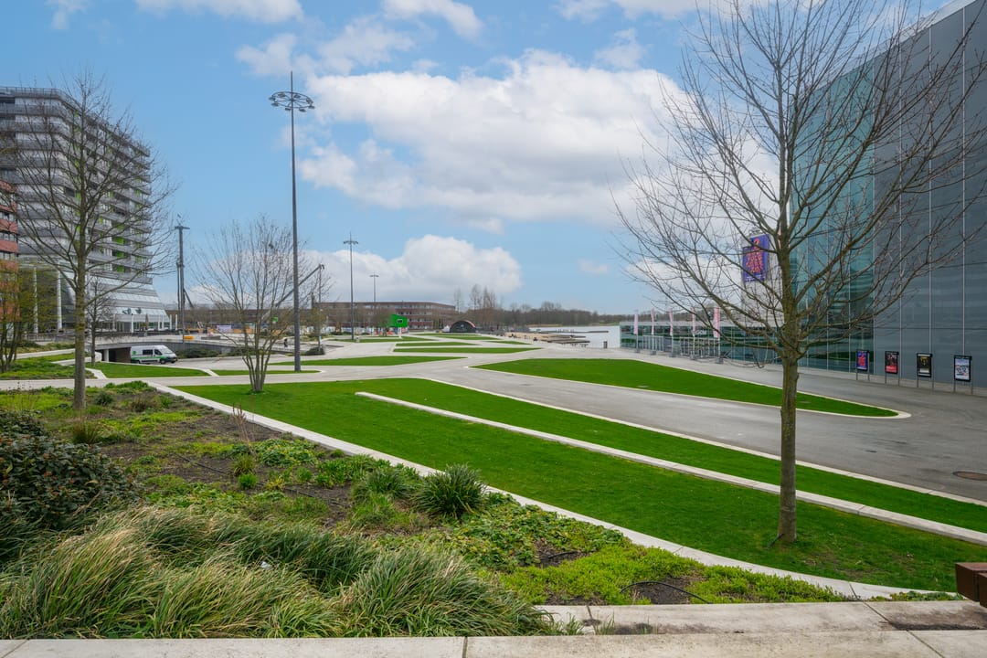 Spacious Duplex Apartment with Stunning Weerwater Views in Almere Centre — 41