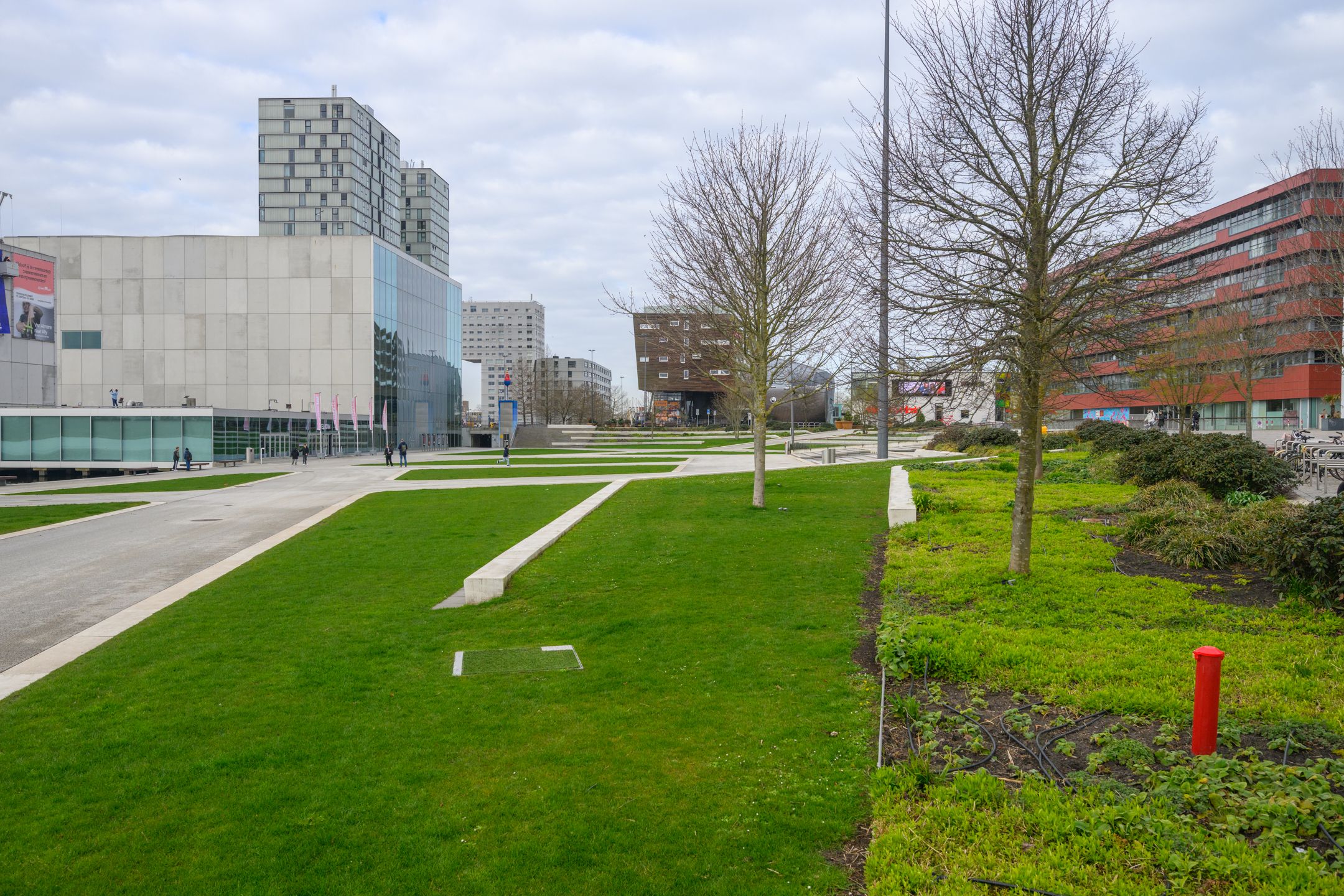 Spacious Duplex Apartment with Stunning Weerwater Views in Almere Centre — 45
