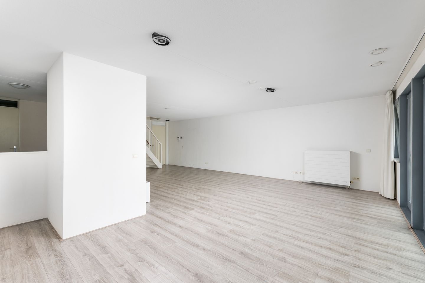 Spacious Duplex Apartment with Stunning Weerwater Views in Almere Centre — 29