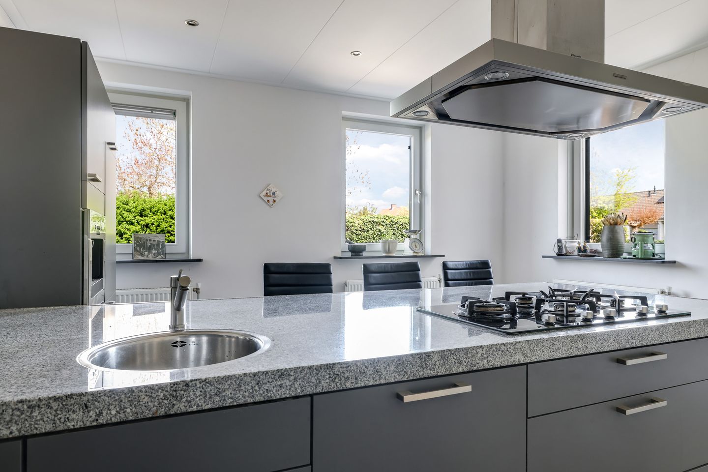 Photo 19 of Verlengde Emmastraat 35