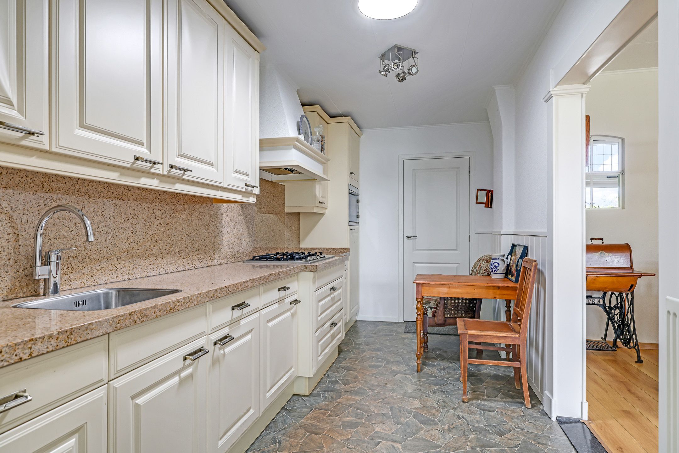 Foto 21 van Verlengde Emmastraat 37