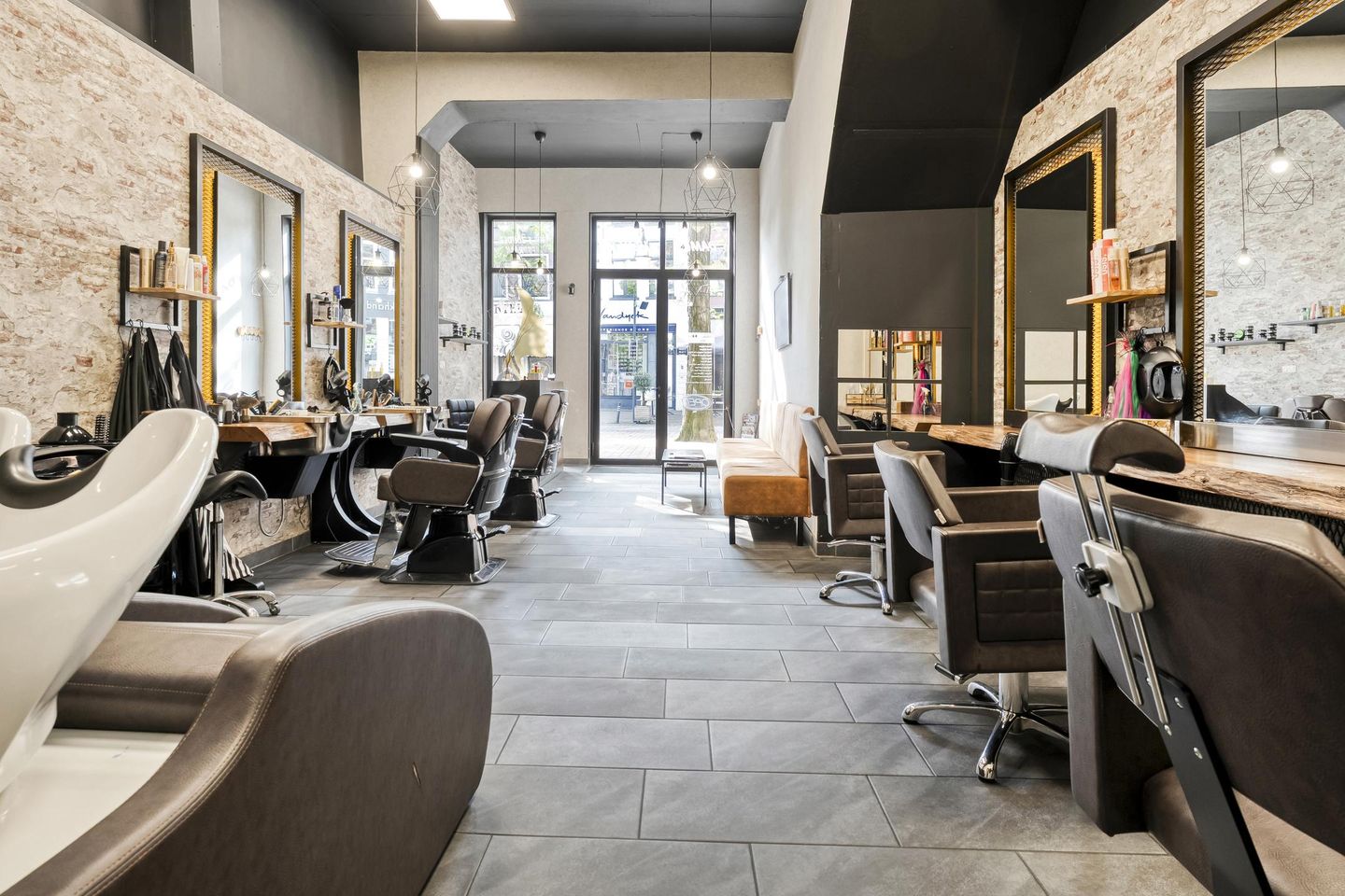 View photo 3 of Diezerstraat 119