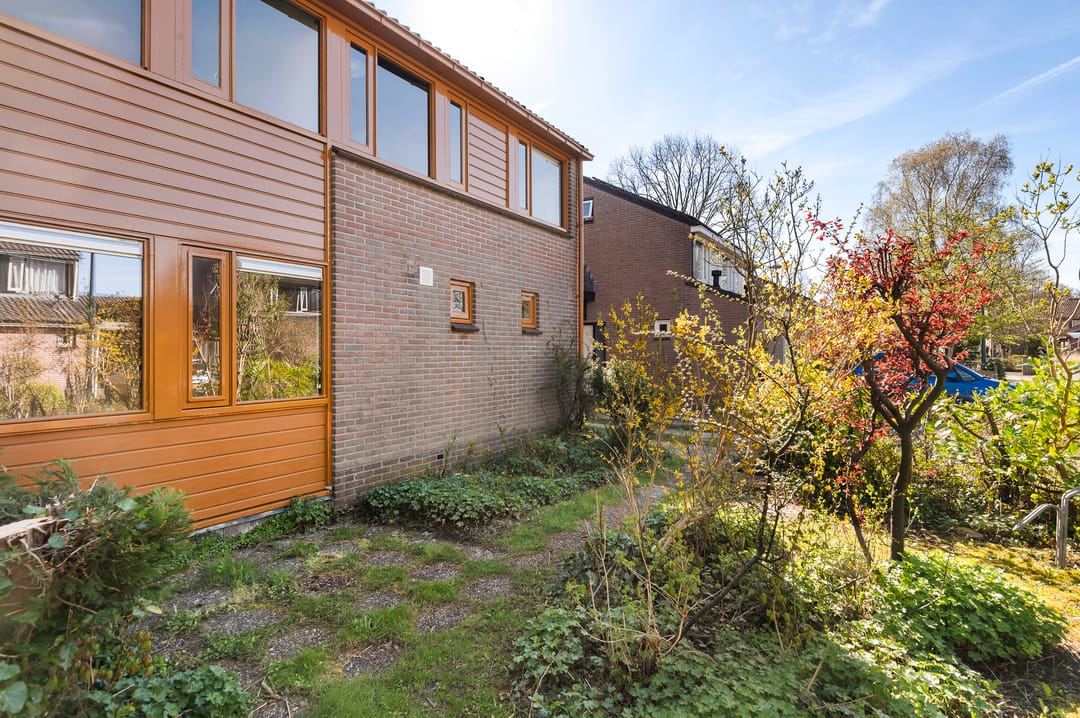 Semi-detached home with garage and spacious garden in Hoorn — 31