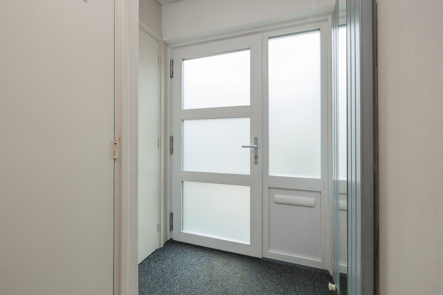 Photo 5 of van den Woudestraat 26