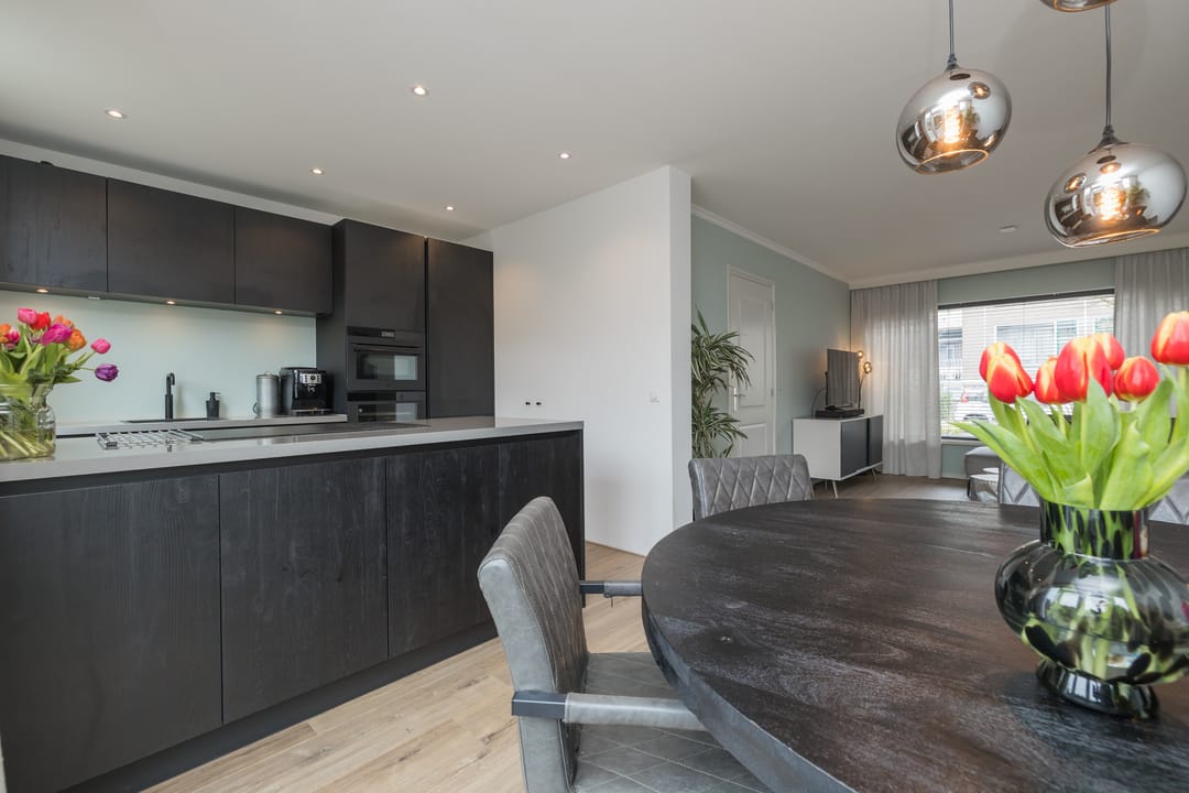 Photo 17 of van den Woudestraat 26