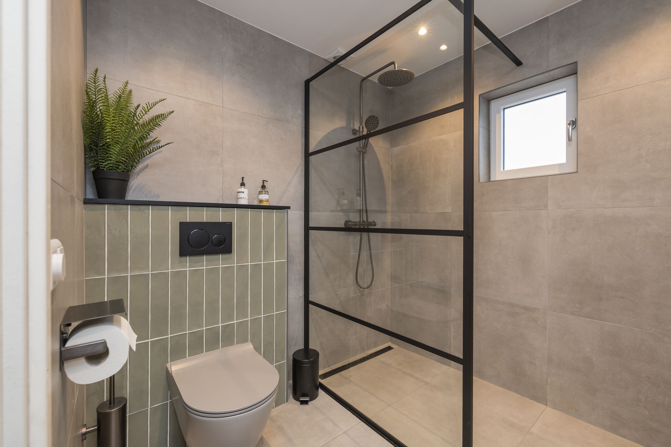 Photo 27 of van den Woudestraat 26