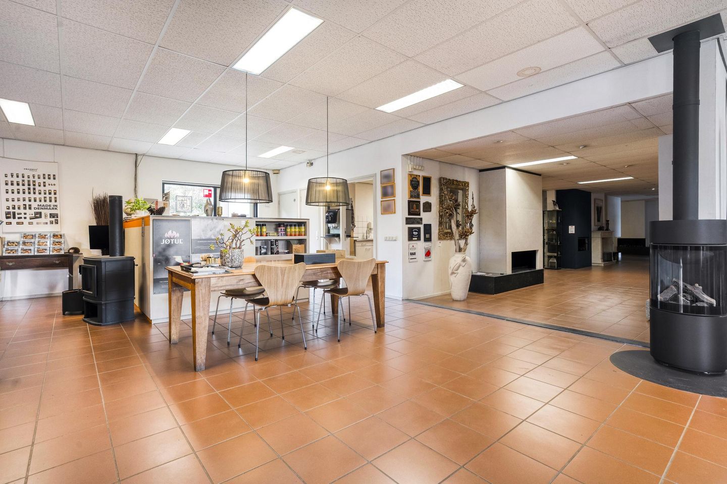 View photo 5 of L.J. Costerstraat 2