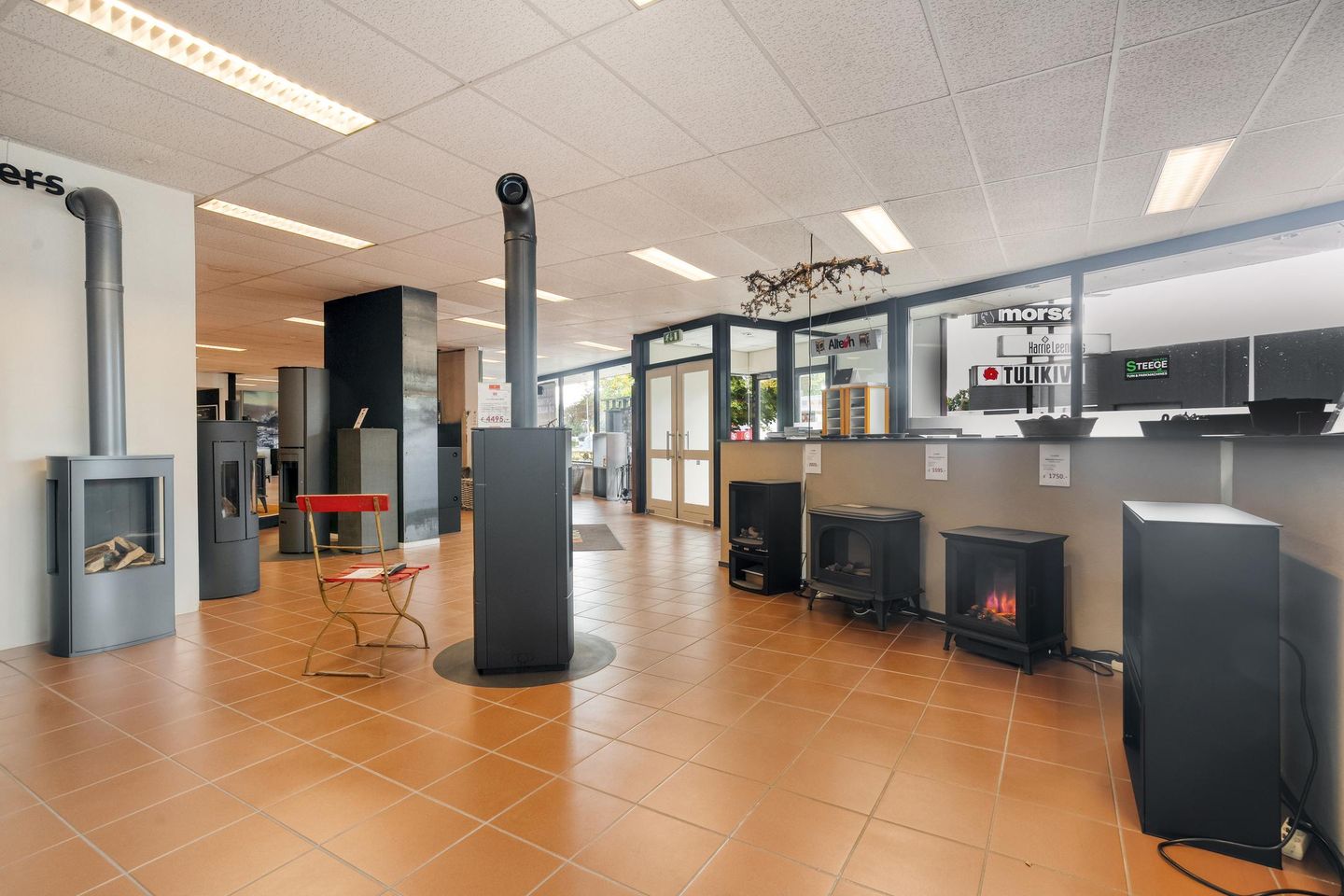 View photo 2 of L.J. Costerstraat 2