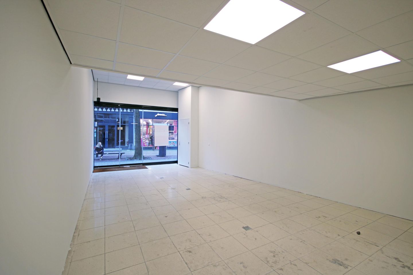 View photo 5 of Diezerstraat 54