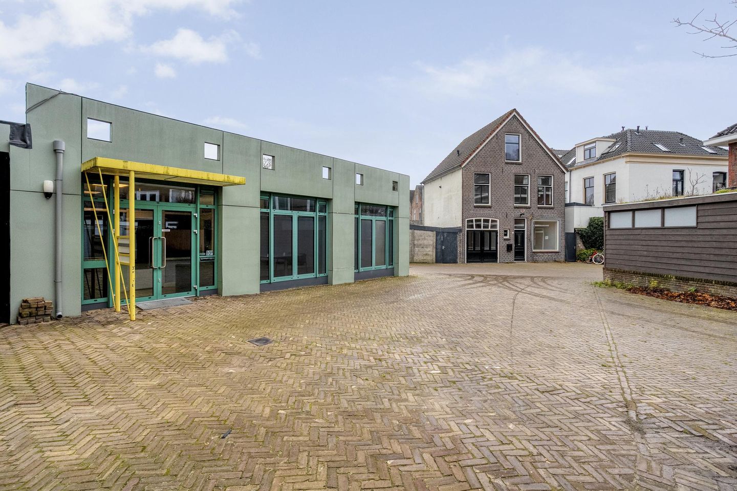 View photo 3 of Brink 10-B