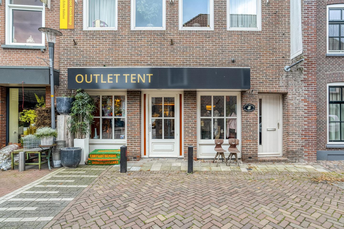 View photo 2 of Langestraat 10