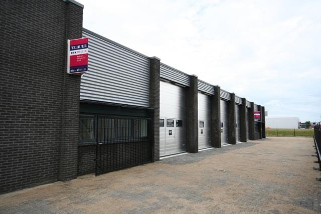 View photo 2 of Voltastraat 23-C