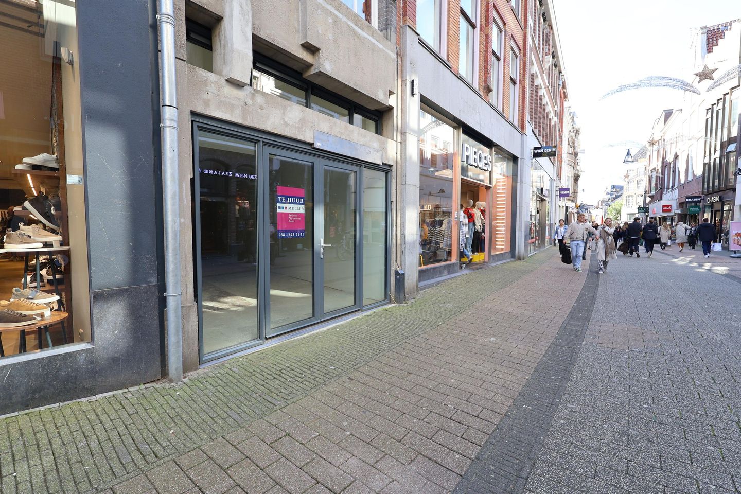 View photo 1 of Diezerstraat 32