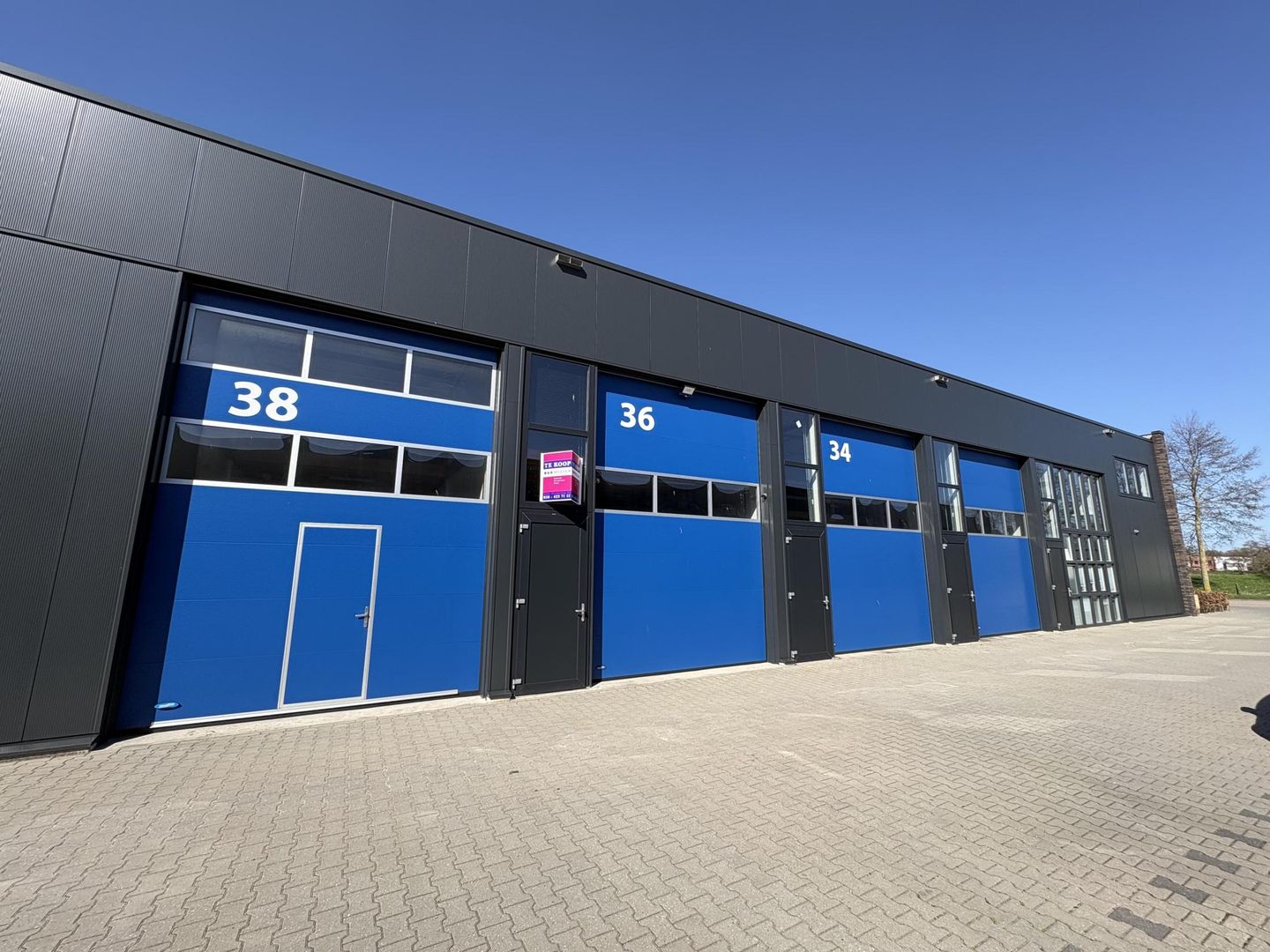 View photo 2 of Baileystraat 38