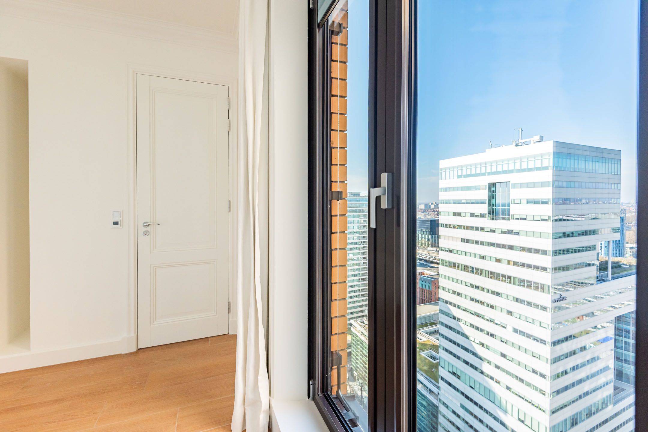 Foto 33 van Gustav Mahlerplein 279