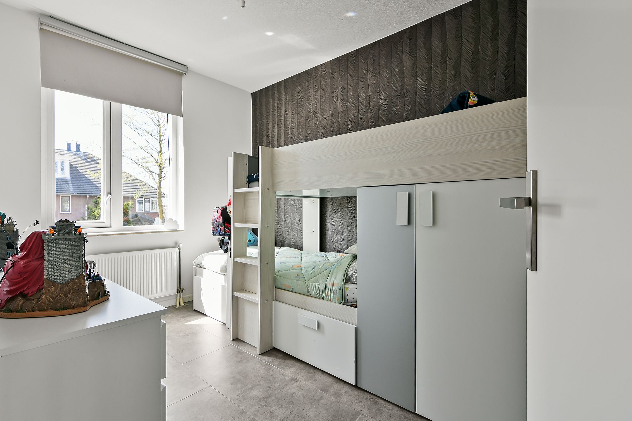 Photo 12 of Colijnstraat 18