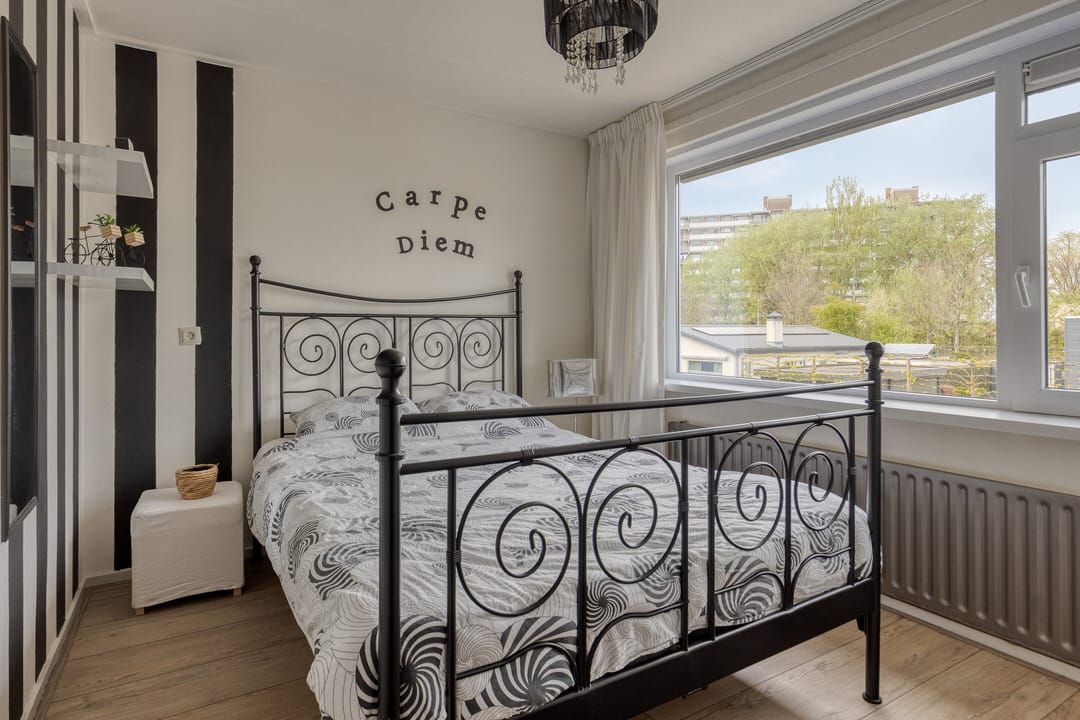 Spacious move-in ready terraced house with four bedrooms — 16