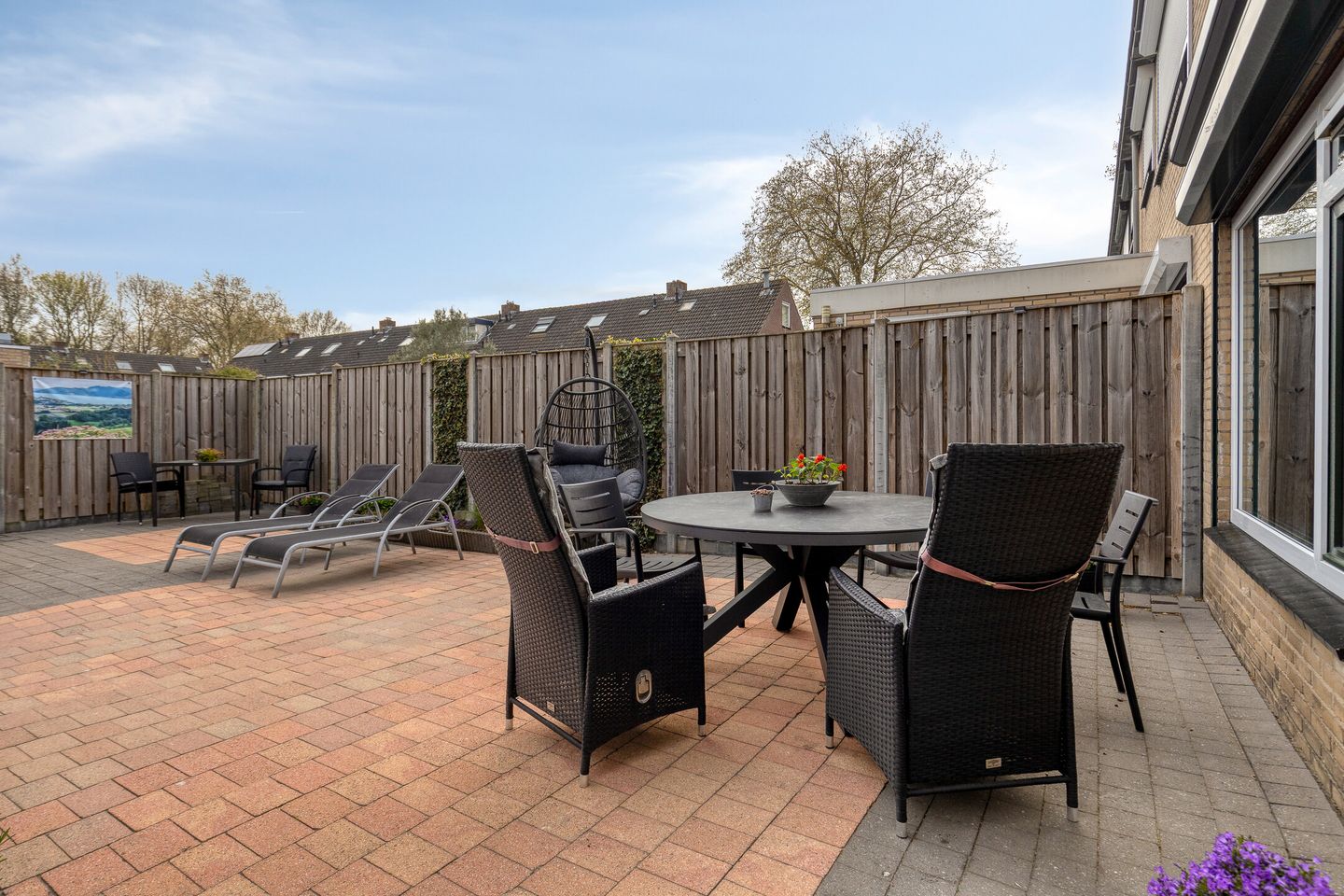Spacious move-in ready terraced house with four bedrooms — 25