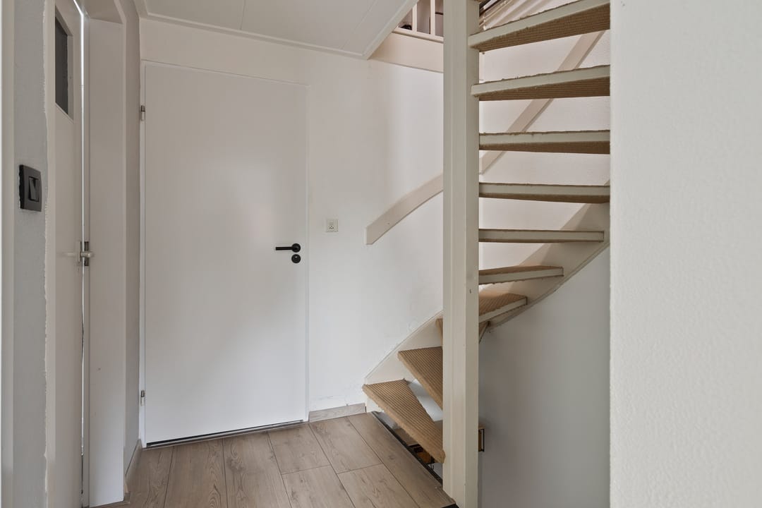 Spacious move-in ready terraced house with four bedrooms — 13