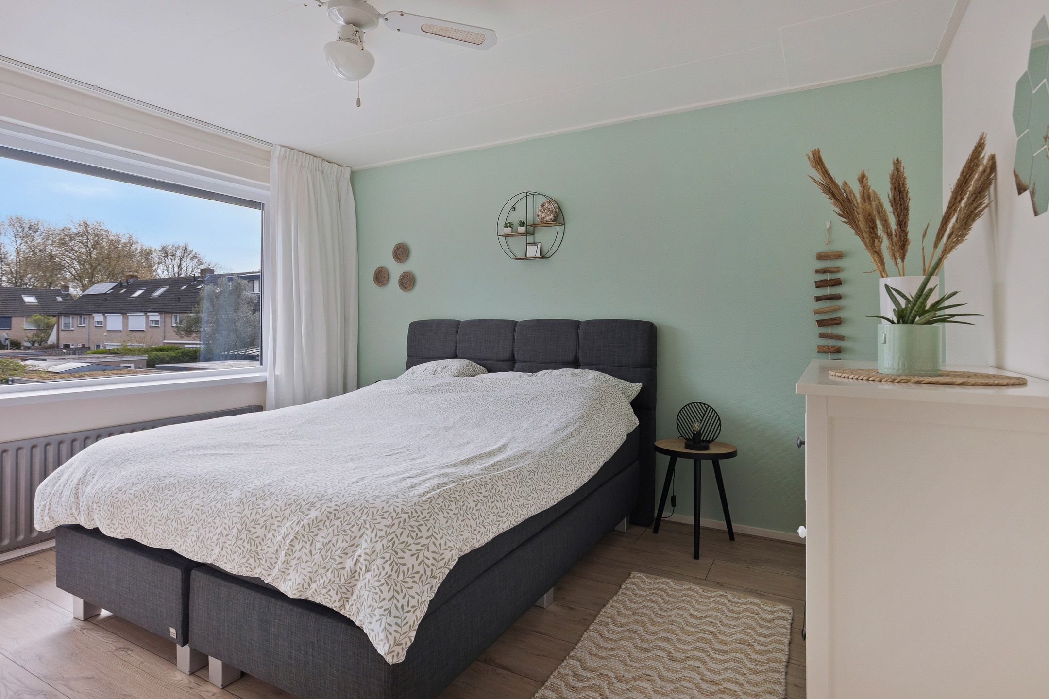 Spacious move-in ready terraced house with four bedrooms — 15