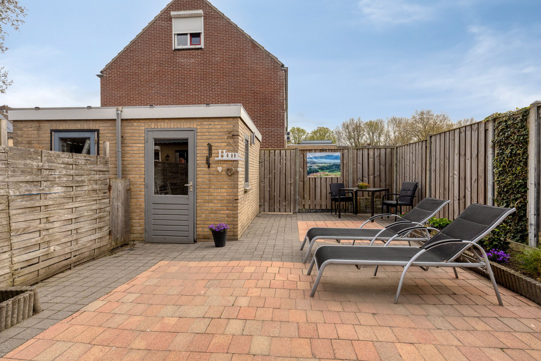 Spacious move-in ready terraced house with four bedrooms — 27