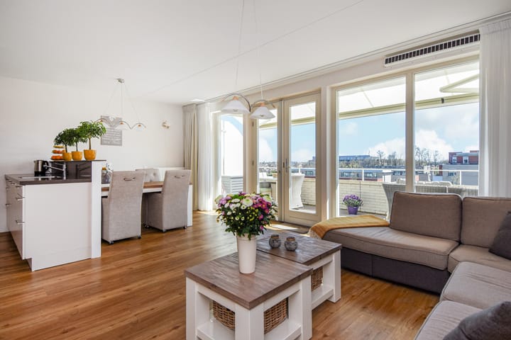 Photo 2 of van den Binckhorststraat 36