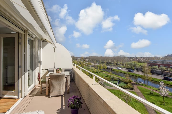 Photo 4 of van den Binckhorststraat 36