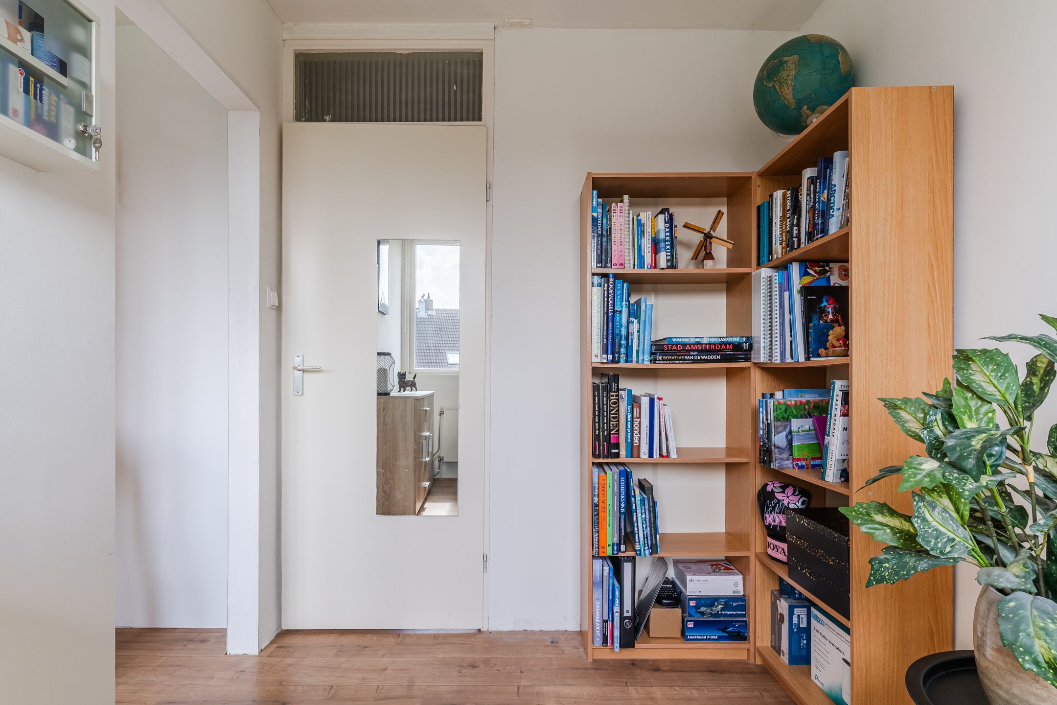 Foto 18 van Duiker 104