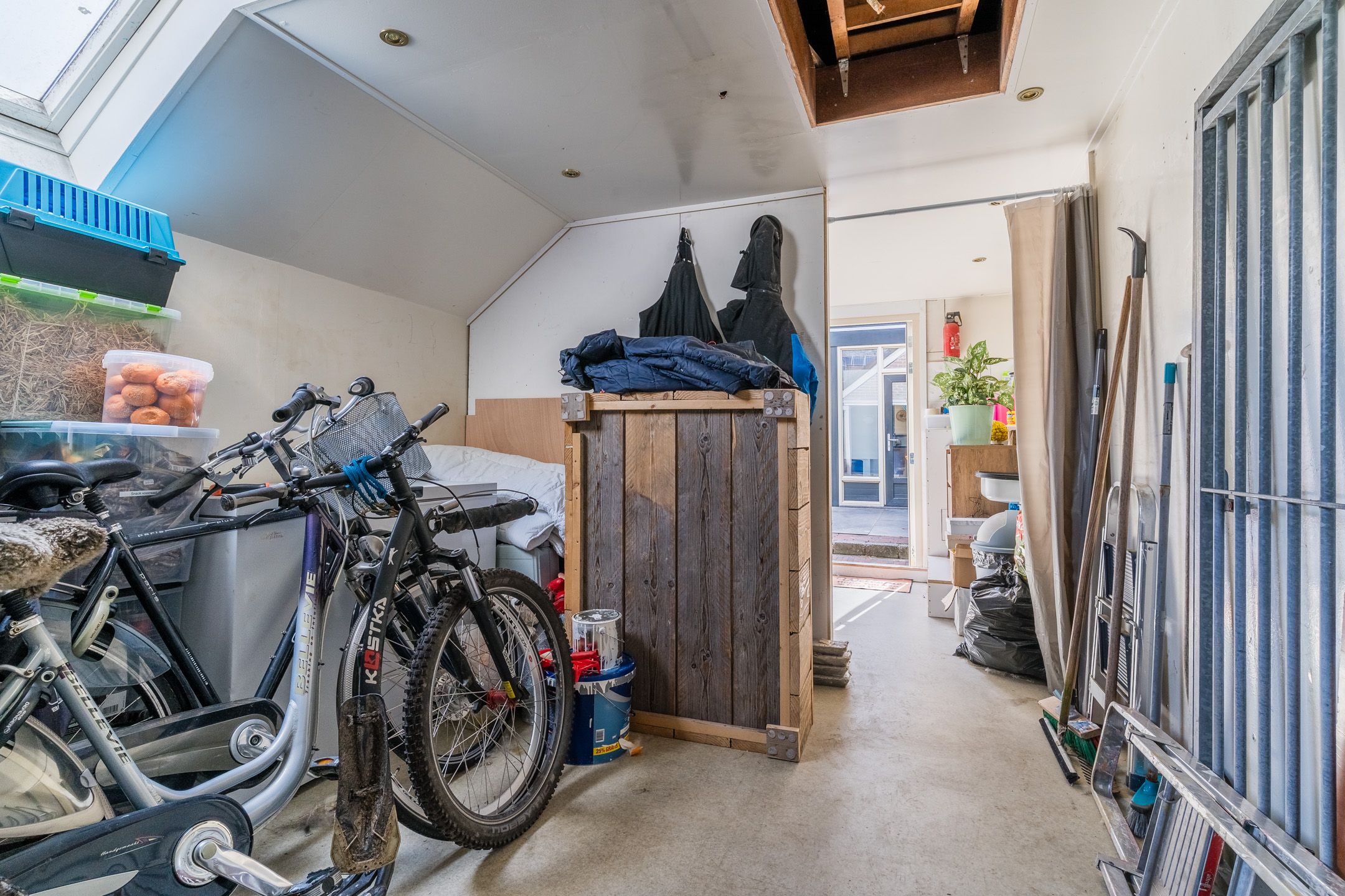 Foto 30 van Duiker 104