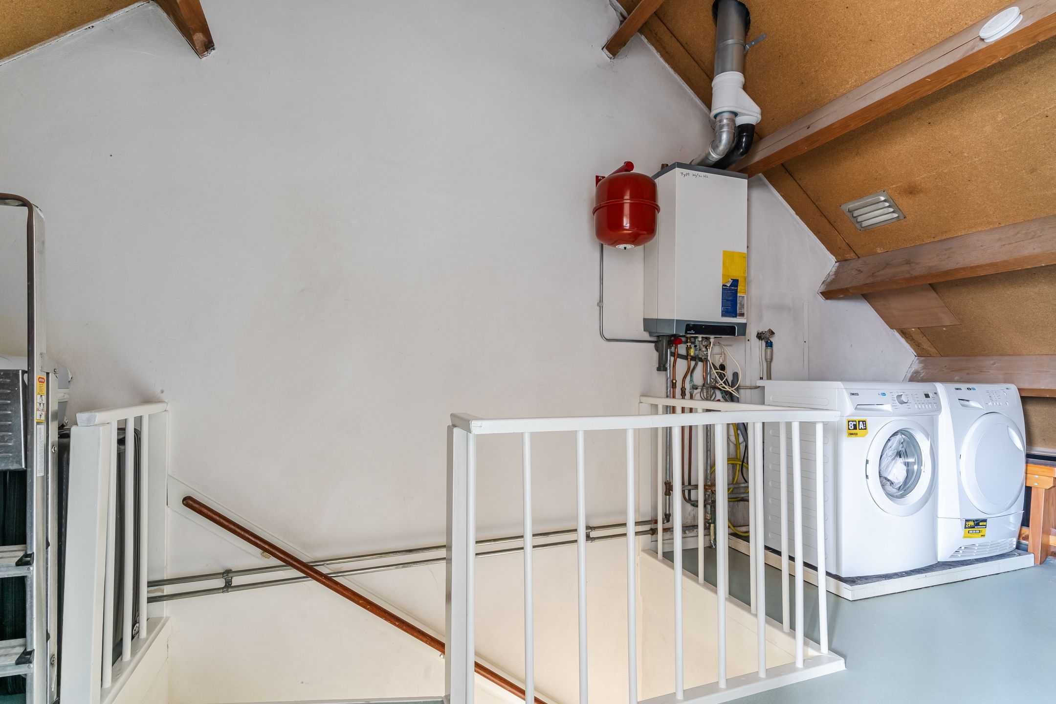 Foto 24 van Duiker 104