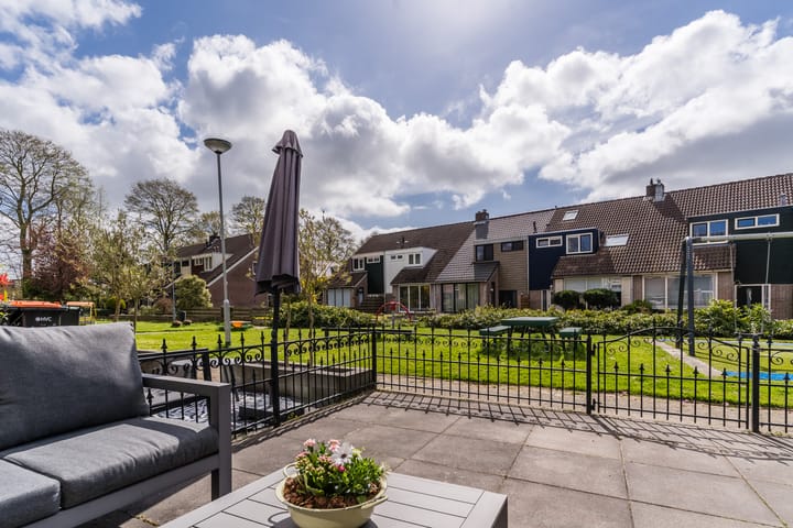 Photo 4 of Duiker 104