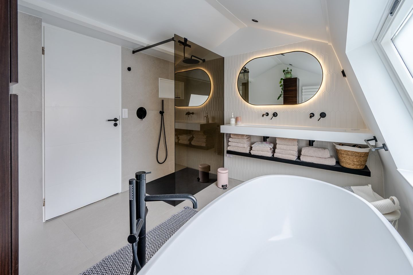 Photo 34 of Voorheuvel 68-A