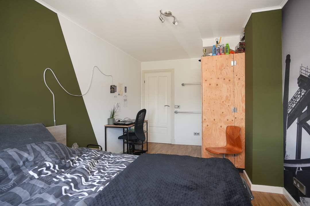 Surprisingly spacious terraced house with six bedrooms in Wamel village centre — 17