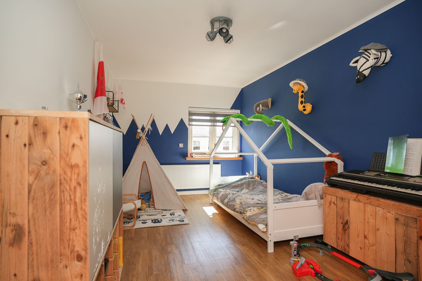 Surprisingly spacious terraced house with six bedrooms in Wamel village centre — 19