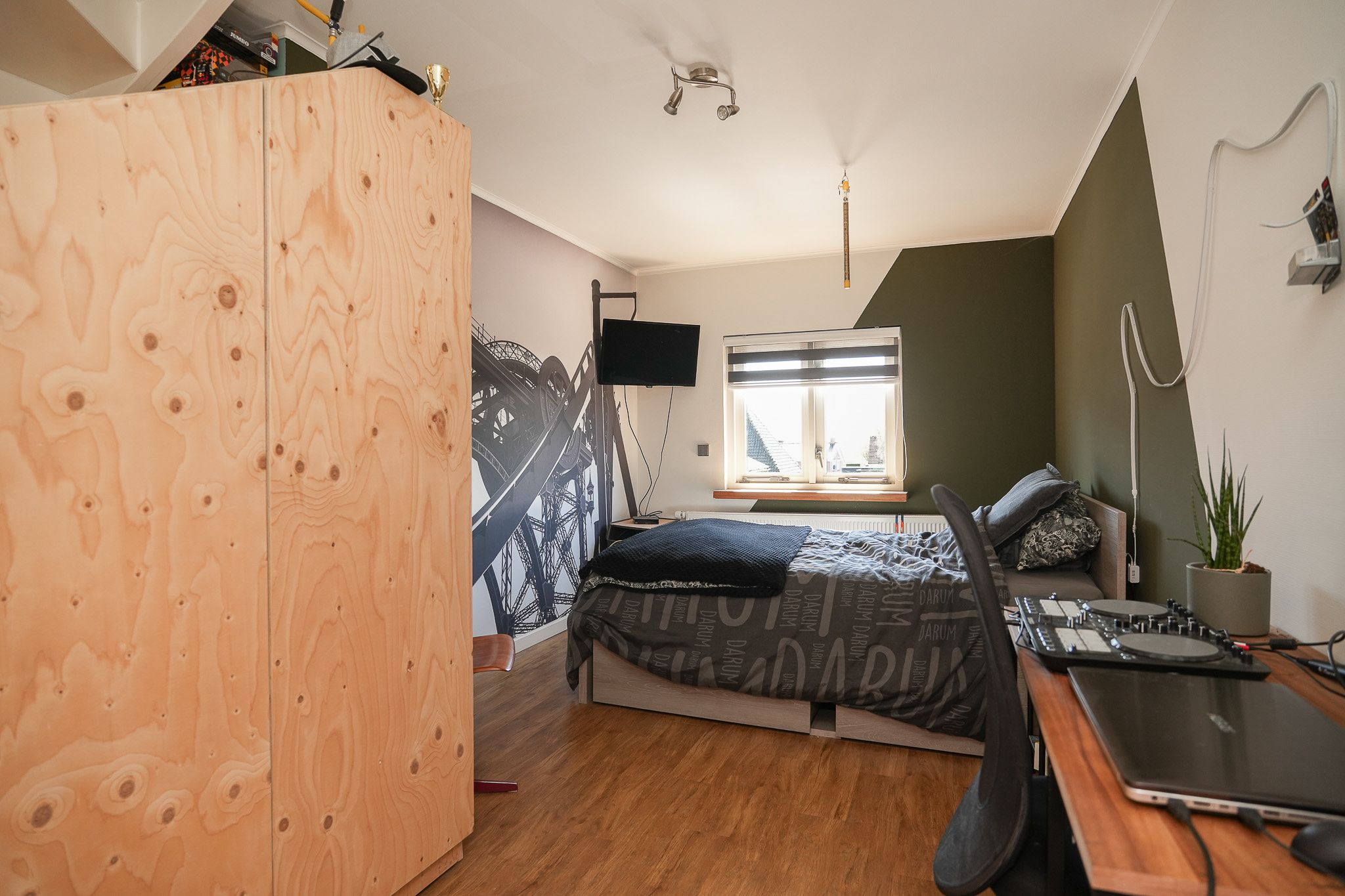 Surprisingly spacious terraced house with six bedrooms in Wamel village centre — 18