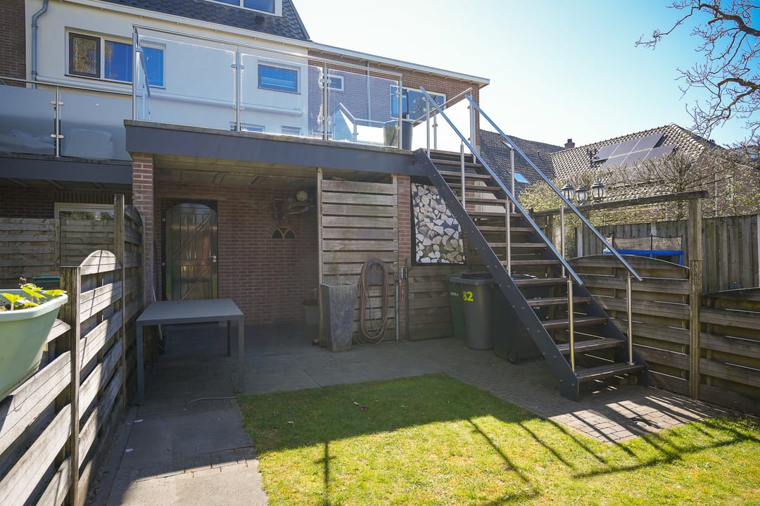 Surprisingly spacious terraced house with six bedrooms in Wamel village centre — 38