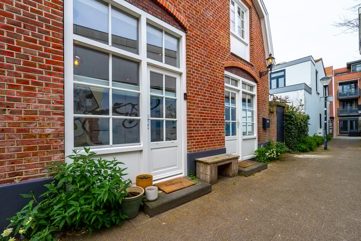 Photo 2 of Voorheuvel 68-A