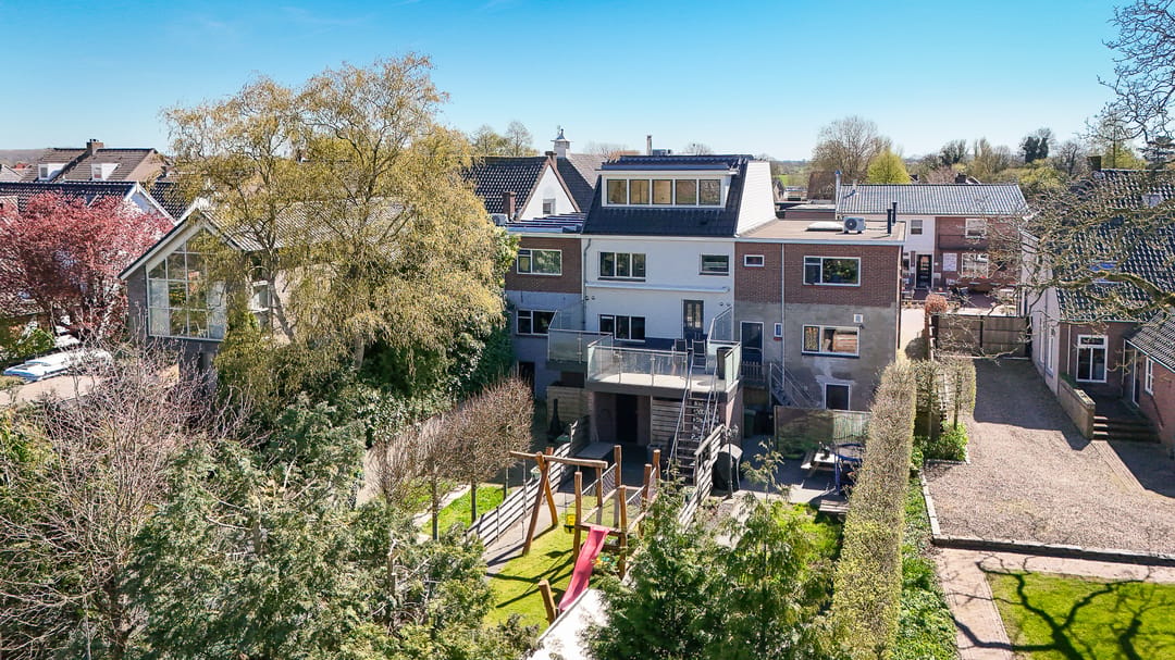 Surprisingly spacious terraced house with six bedrooms in Wamel village centre — 46