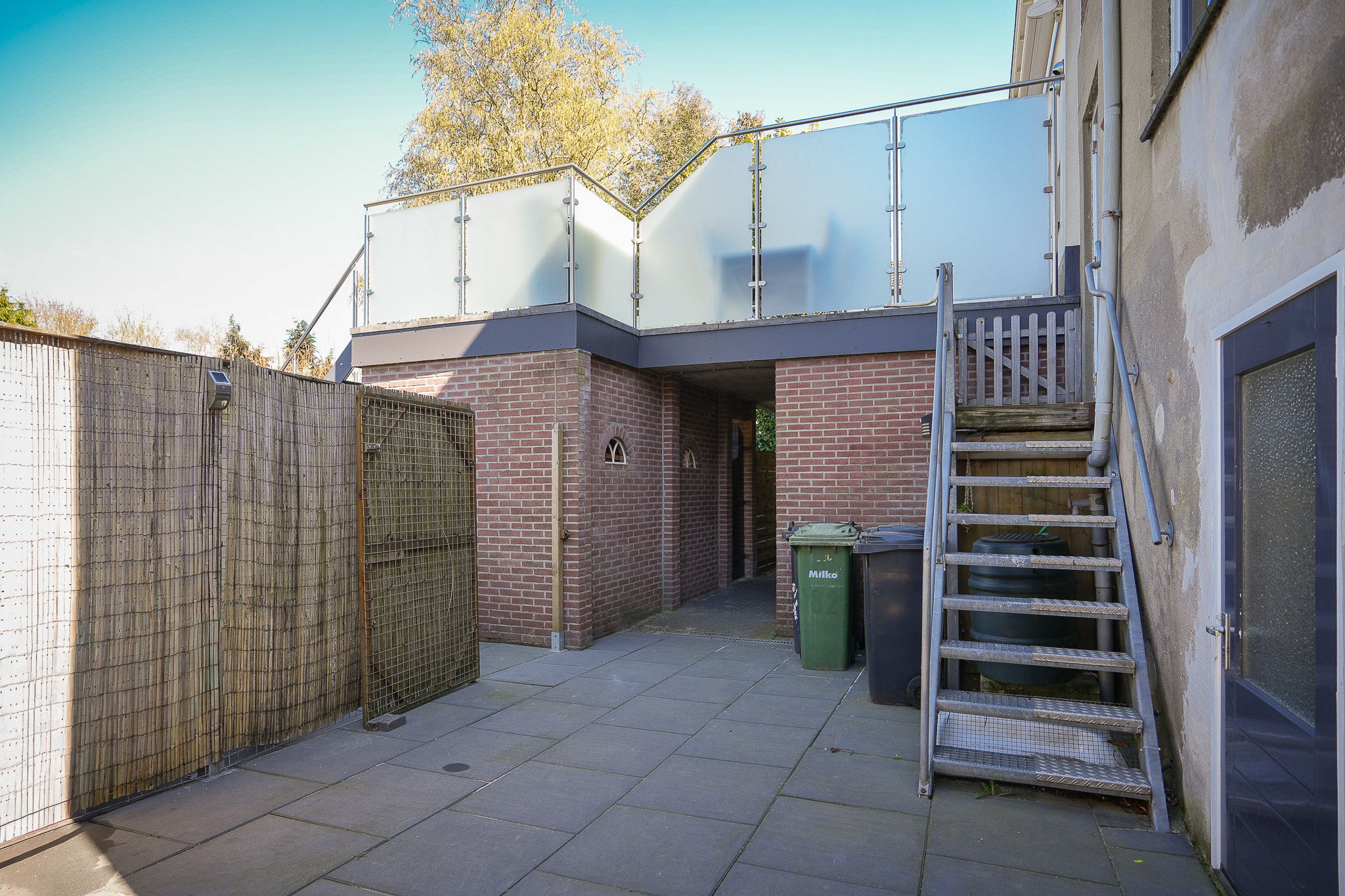 Surprisingly spacious terraced house with six bedrooms in Wamel village centre — 39