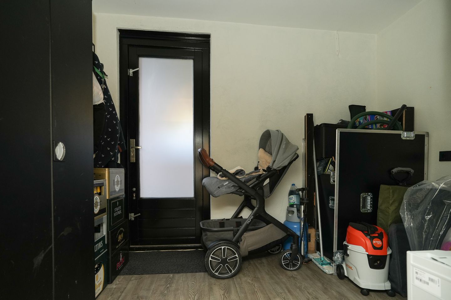 Surprisingly spacious terraced house with six bedrooms in Wamel village centre — 40