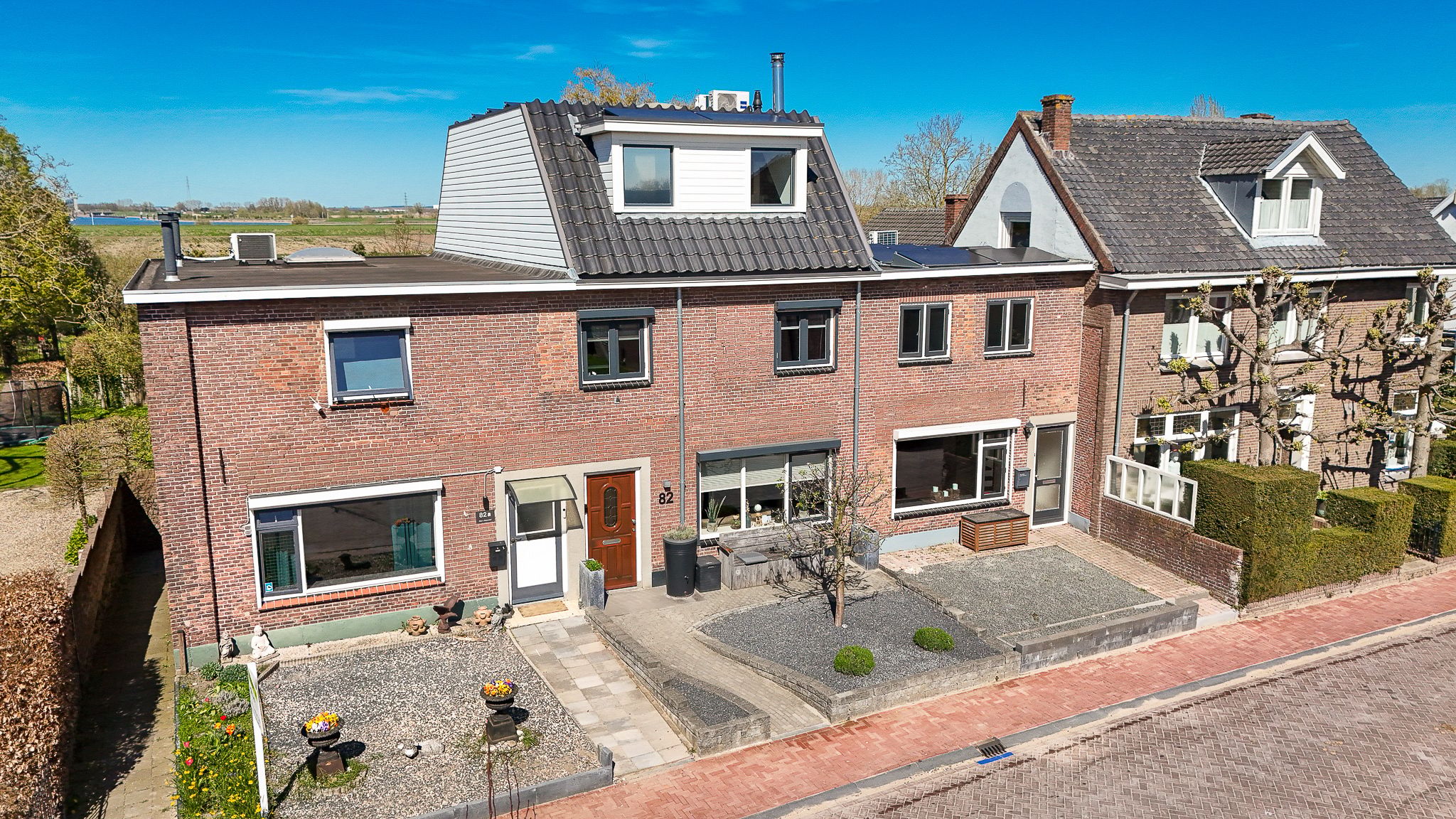 Surprisingly spacious terraced house with six bedrooms in Wamel village centre — 45