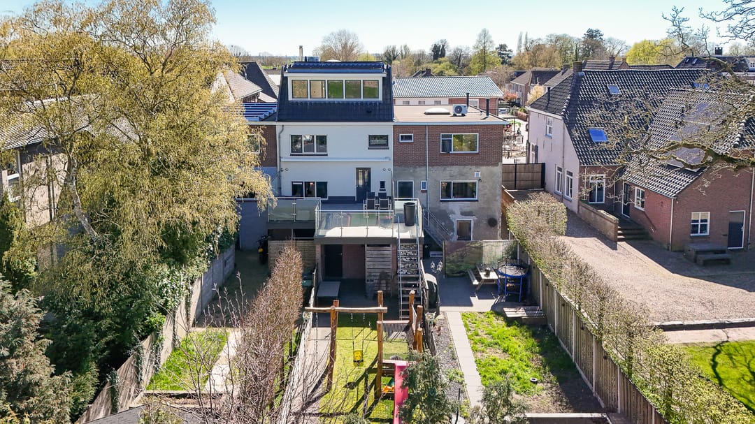 Surprisingly spacious terraced house with six bedrooms in Wamel village centre — 47