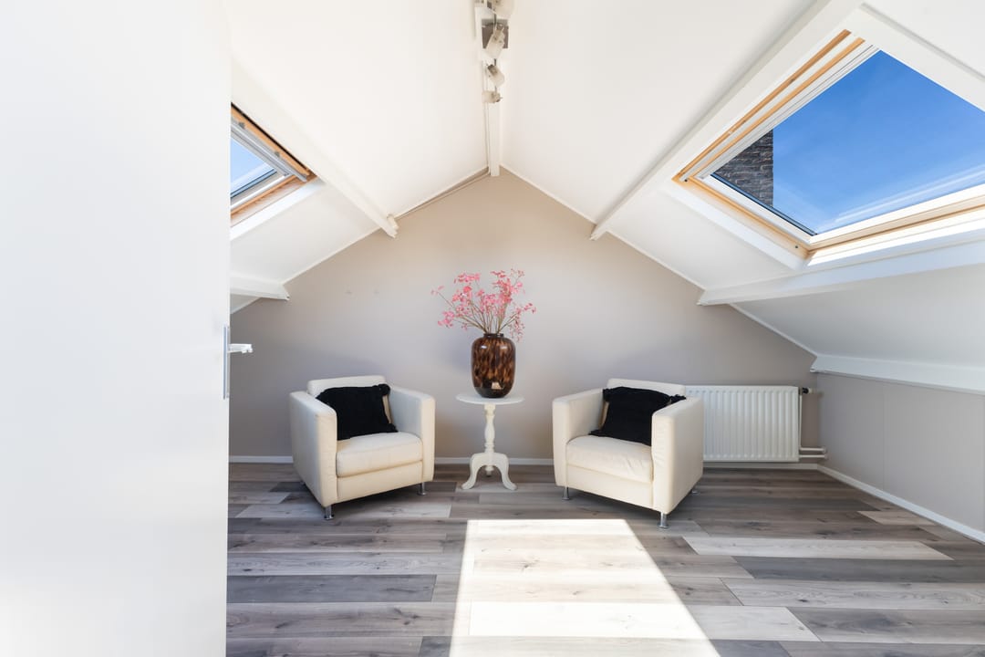 Spacious Detached Villa with Large Garden and Double Garage in Klaaswaal — 46