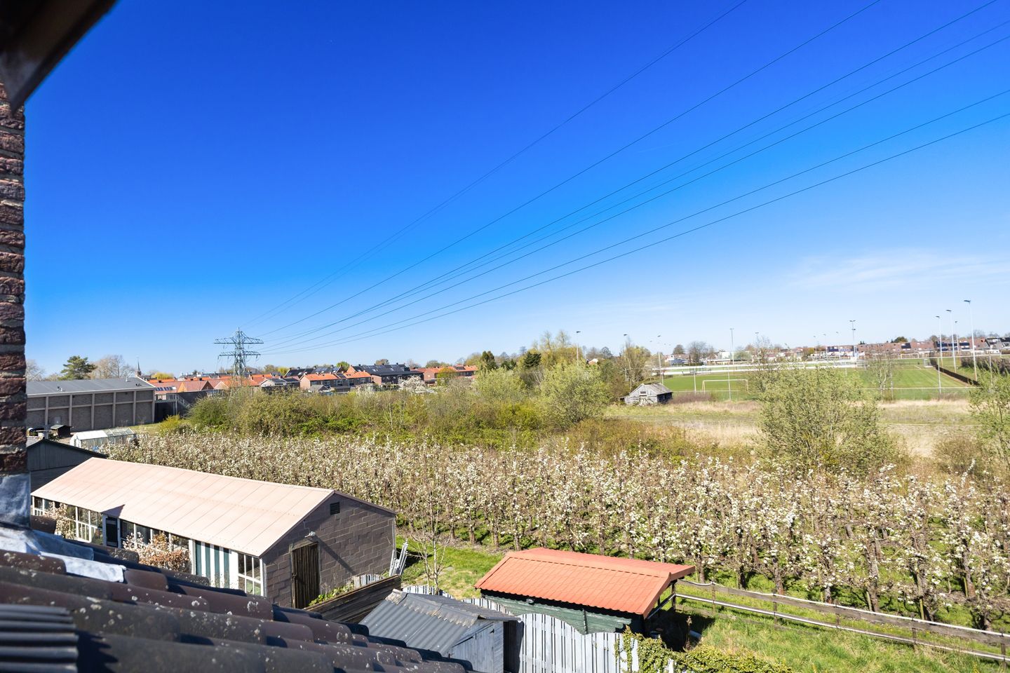 Spacious Detached Villa with Large Garden and Double Garage in Klaaswaal — 50