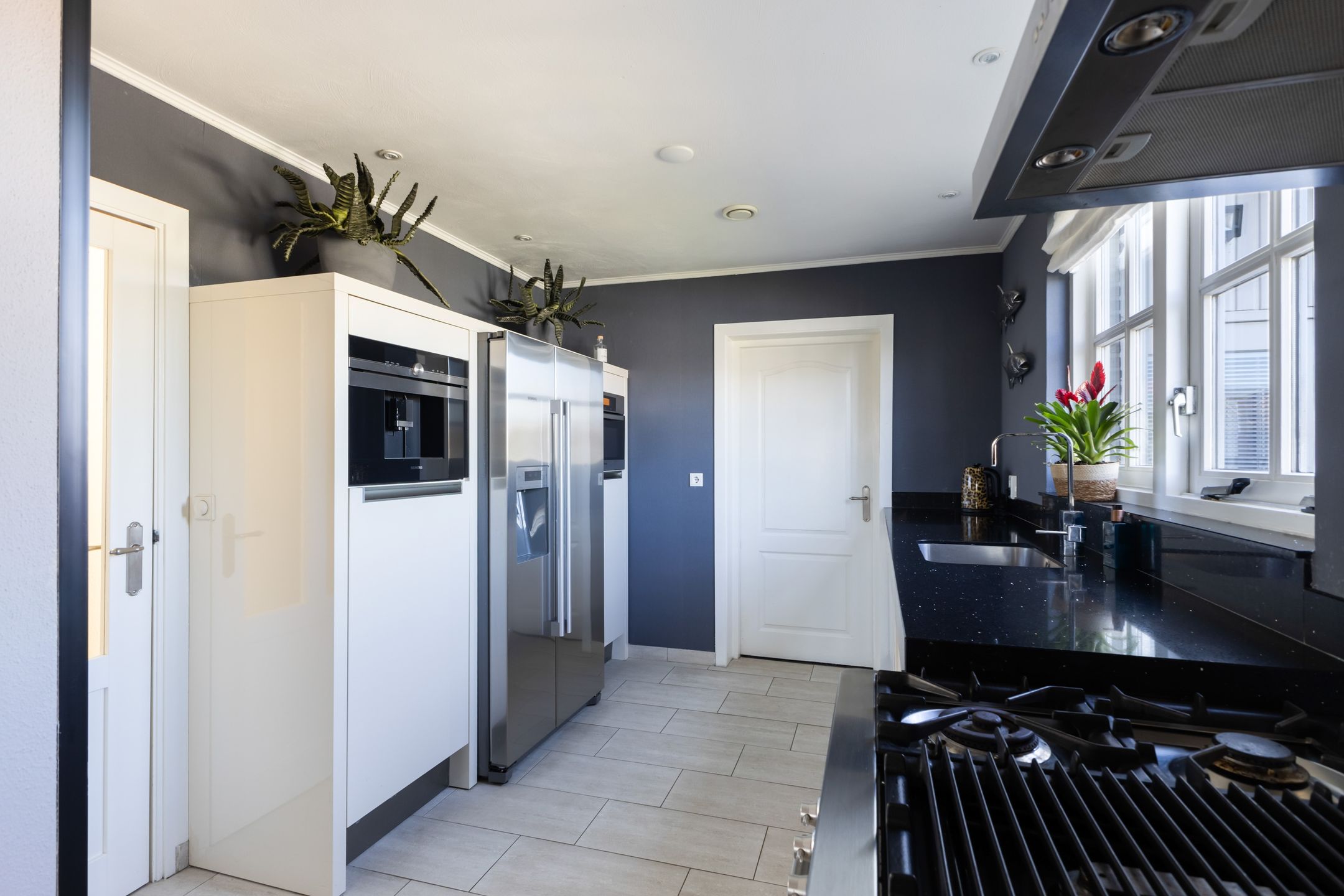 Spacious Detached Villa with Large Garden and Double Garage in Klaaswaal — 18