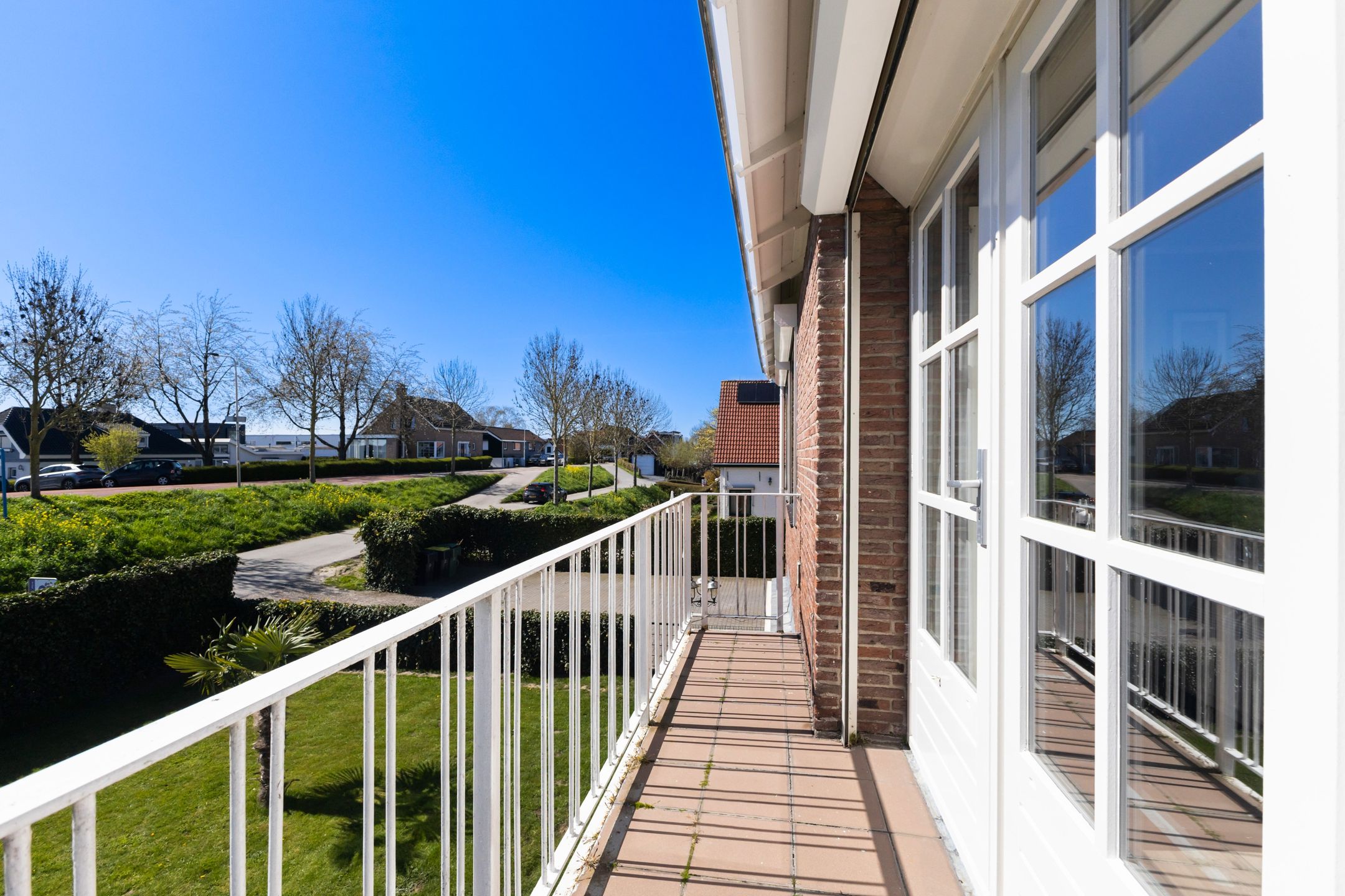 Spacious Detached Villa with Large Garden and Double Garage in Klaaswaal — 33