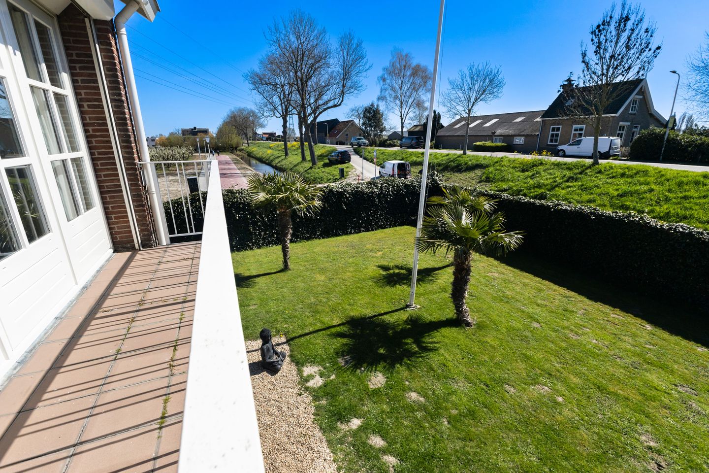 Spacious Detached Villa with Large Garden and Double Garage in Klaaswaal — 34