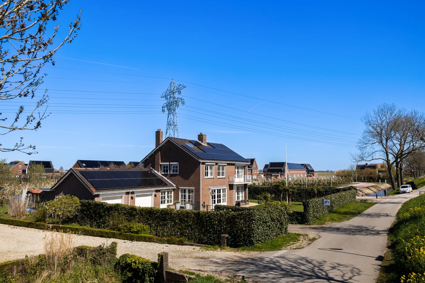 Spacious Detached Villa with Large Garden and Double Garage in Klaaswaal — 55